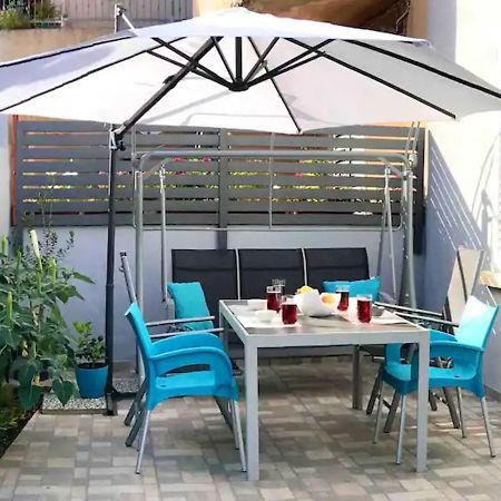 Novoureden Komforni Stan Od 90 M2 S Dvoristem Διαμέρισμα Σίμπενικ Εξωτερικό φωτογραφία