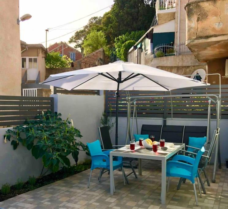 Novoureden Komforni Stan Od 90 M2 S Dvoristem Διαμέρισμα Σίμπενικ Δωμάτιο φωτογραφία